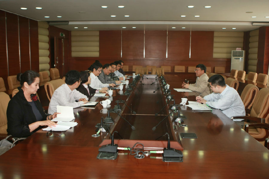 赵康书记到校指导艺术类招生考试座谈会现场20130313_副本.jpg